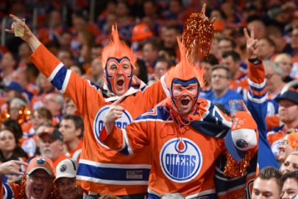 oilers fan flash not censored